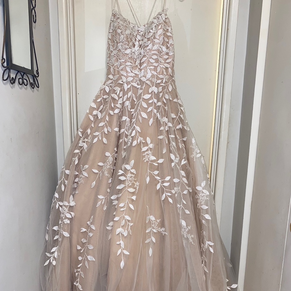 AMARRA Size 10 Ivory Colored Prom Dress